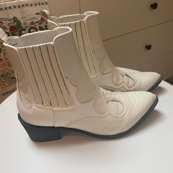Free People White Ankle Western Boot Vegan Cavalier Boot - Picture 8 of 16